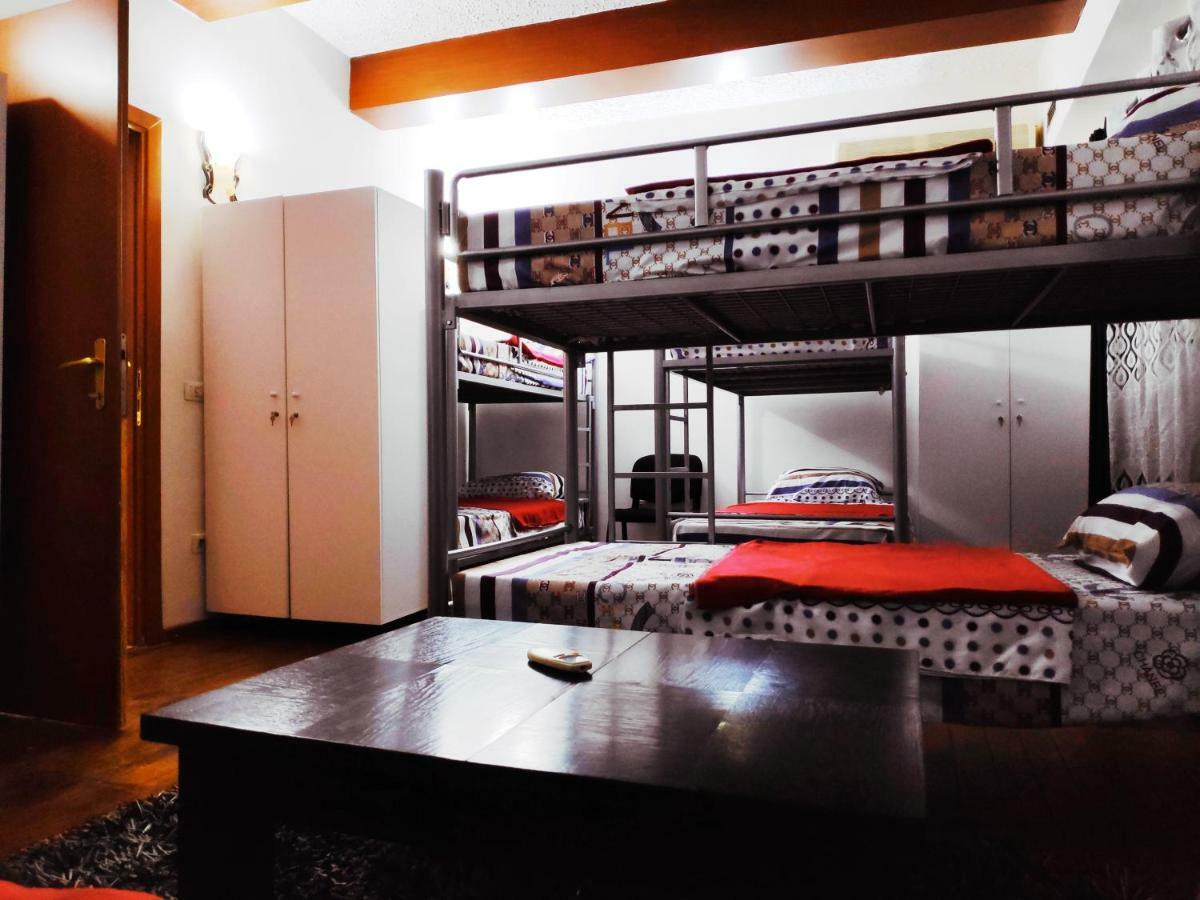 Tufina Hostel Tirana Extérieur photo